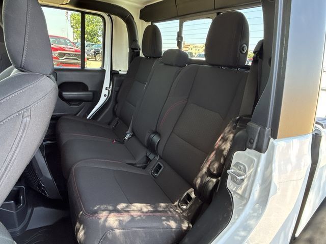 Used 2023 Jeep Gladiator Rubicon w/ Cold Weather Group AWD/4WD image 30