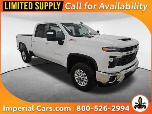 Used 2024 Chevrolet Silverado 2500 LT w/ Convenience Package AWD/4WD image 1