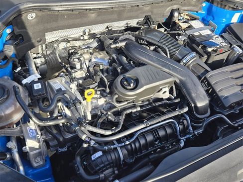 Used 2023 Volkswagen Taos SE w/ Panoramic Sunroof Package image 19