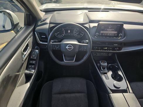 Used 2025 Nissan Rogue SV AWD/4WD image 12