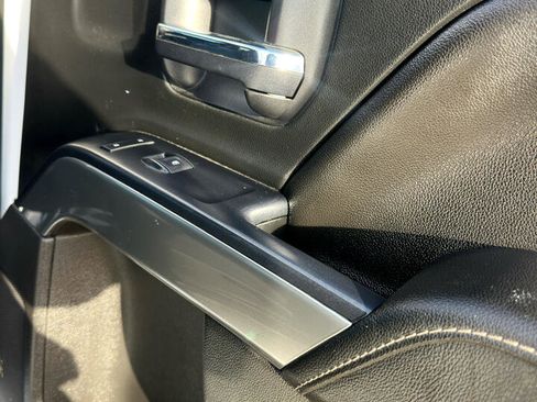 Used 2018 Chevrolet Silverado 1500 LT w/ LT Eassist Package image 44