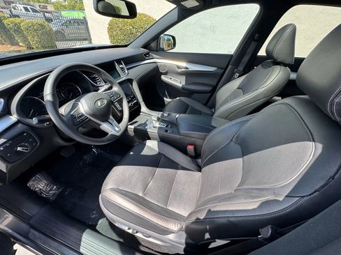 Used 2021 INFINITI QX50 Luxe w/ Appearance Package image 10