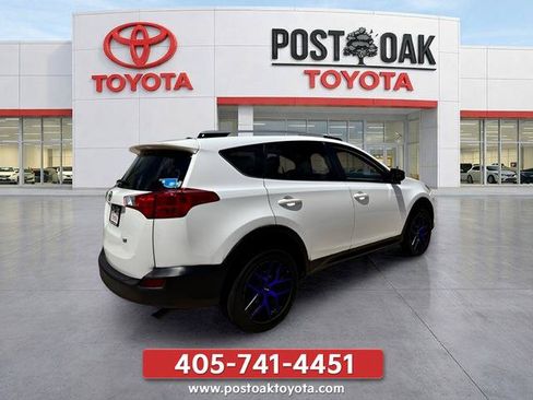 Used 2015 Toyota RAV4 LE FWD image 7