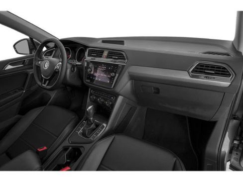 Used 2021 Volkswagen Tiguan SE FWD image 19
