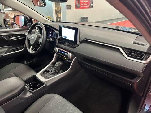 Used 2025 Toyota RAV4 XLE w/ Convenience Package image 24