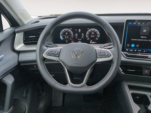 Used 2026 Volkswagen Tiguan SE w/ Panoramic Sunroof Package AWD/4WD image 12