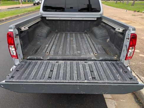 Used 2019 Nissan Frontier SV w/ Value Truck Package image 9