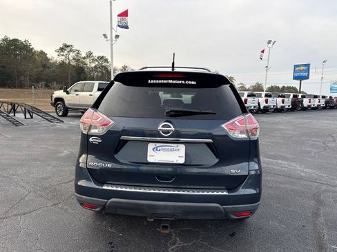 Used 2016 Nissan Rogue SV w/ SV Premium Package image 4