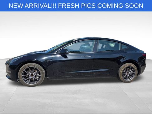 Used 2022 Tesla Model 3 Long Range AWD/4WD image 3