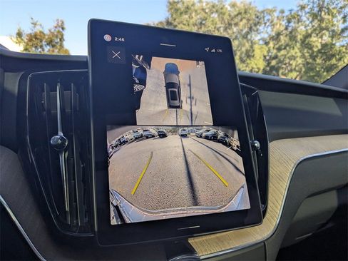 Certified 2026 Volvo XC60 B5 Plus w/ Protection Package Premier image 27