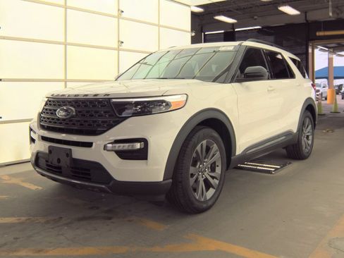 Used 2023 Ford Explorer XLT w/ Equipment Group 202A RWD image 1