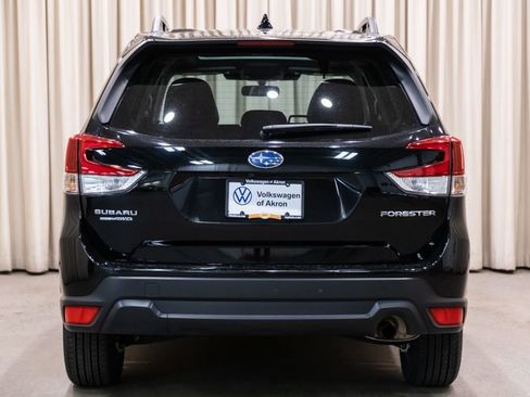 Used 2023 Subaru Forester Premium AWD/4WD image 4