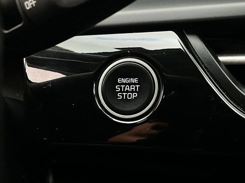 Used 2025 Kia Seltos S image 27