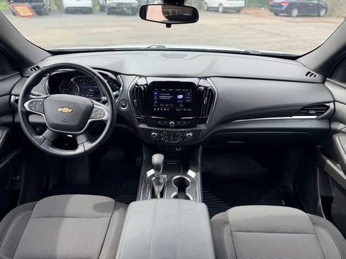 Used 2022 Chevrolet Traverse LT FWD image 21