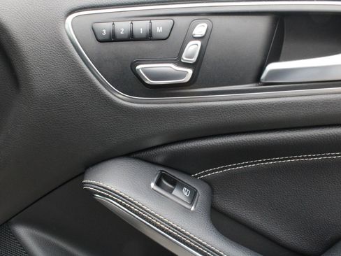 Used 2018 Mercedes-Benz GLA 250 4MATIC image 51