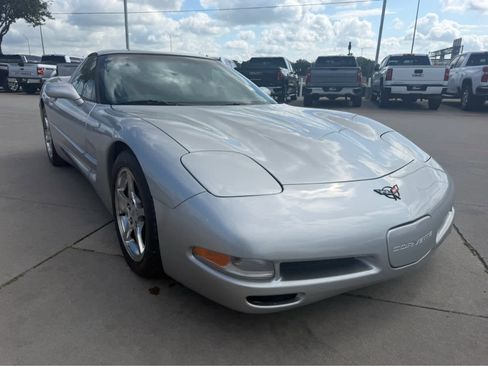 Used 2004 Chevrolet Corvette Coupe w/ Roof Package RWD image 4