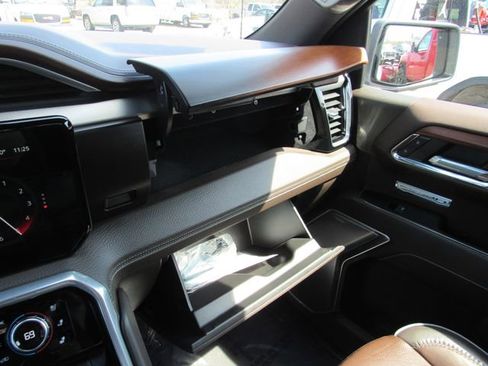 Used 2023 GMC Sierra 1500 Denali AWD/4WD image 28