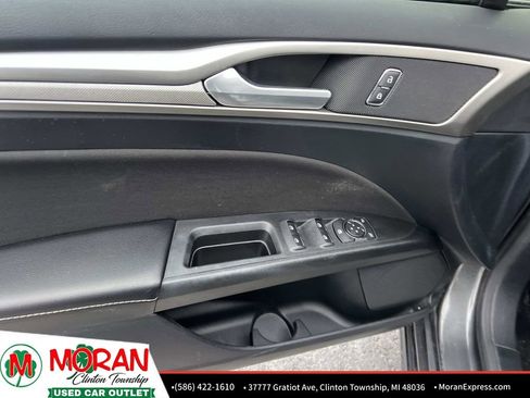 Used 2019 Ford Fusion SE image 14