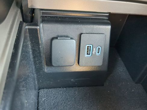 Used 2023 Ford Explorer XLT w/ Equipment Group 202A image 21