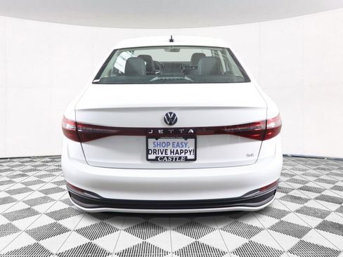 Used 2025 Volkswagen Jetta SE image 19