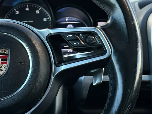 Used 2017 Porsche Cayenne Platinum Edition image 30