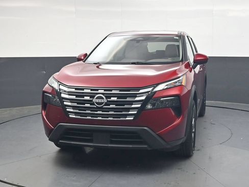 Used 2025 Nissan Rogue SV FWD image 12
