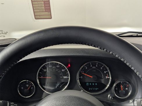 Used 2018 Jeep Wrangler Unlimited Sahara image 15