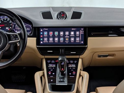 Used 2022 Porsche Cayenne image 25