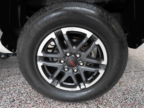 Used 2024 Toyota Tacoma TRD Sport w/ TRD Sport Premium Package AWD/4WD image 28