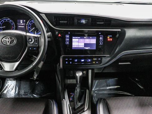 Certified 2018 Toyota Corolla SE w/ Carpet Mat Package (TMS) FWD image 15