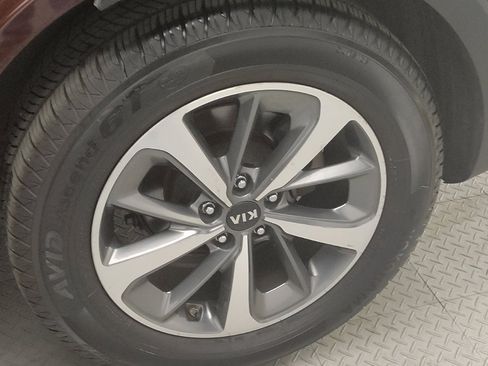 Used 2019 Kia Sorento EX image 31