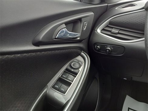 Used 2024 Chevrolet Malibu LT image 24
