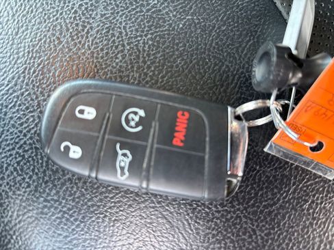 Used 2019 Jeep Compass Limited image 30