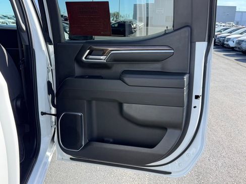 Used 2024 Chevrolet Silverado 1500 LT image 19