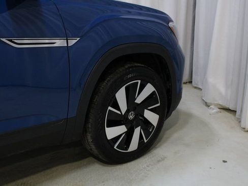 Used 2025 Volkswagen Atlas Cross Sport SE image 27