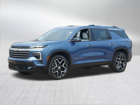 Used 2026 Chevrolet Traverse High Country AWD/4WD image 3