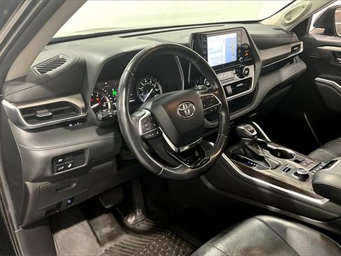 Used 2020 Toyota Highlander Limited image 17
