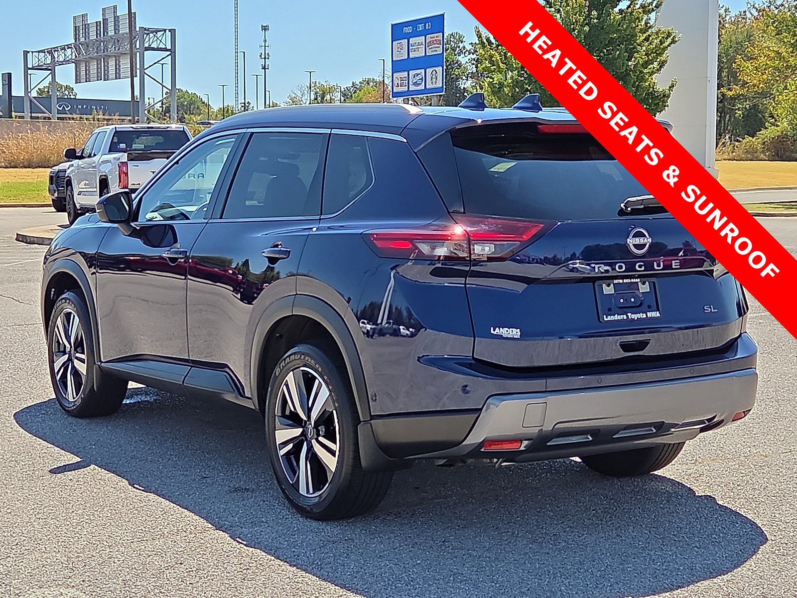 Used 2025 Nissan Rogue SL w/ Tech Package FWD image 4