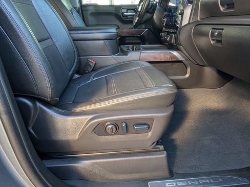 Used 2022 GMC Sierra 1500 Denali w/ Denali Premium Package AWD/4WD image 26