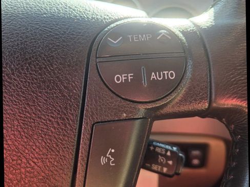 Used 2010 Toyota Sequoia Limited image 22