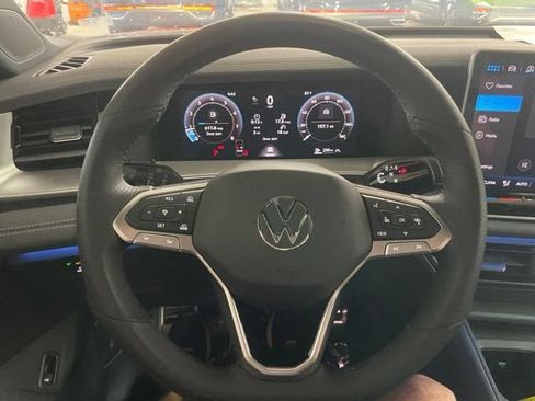 New 2026 Volkswagen Tiguan SE R-Line AWD/4WD image 21