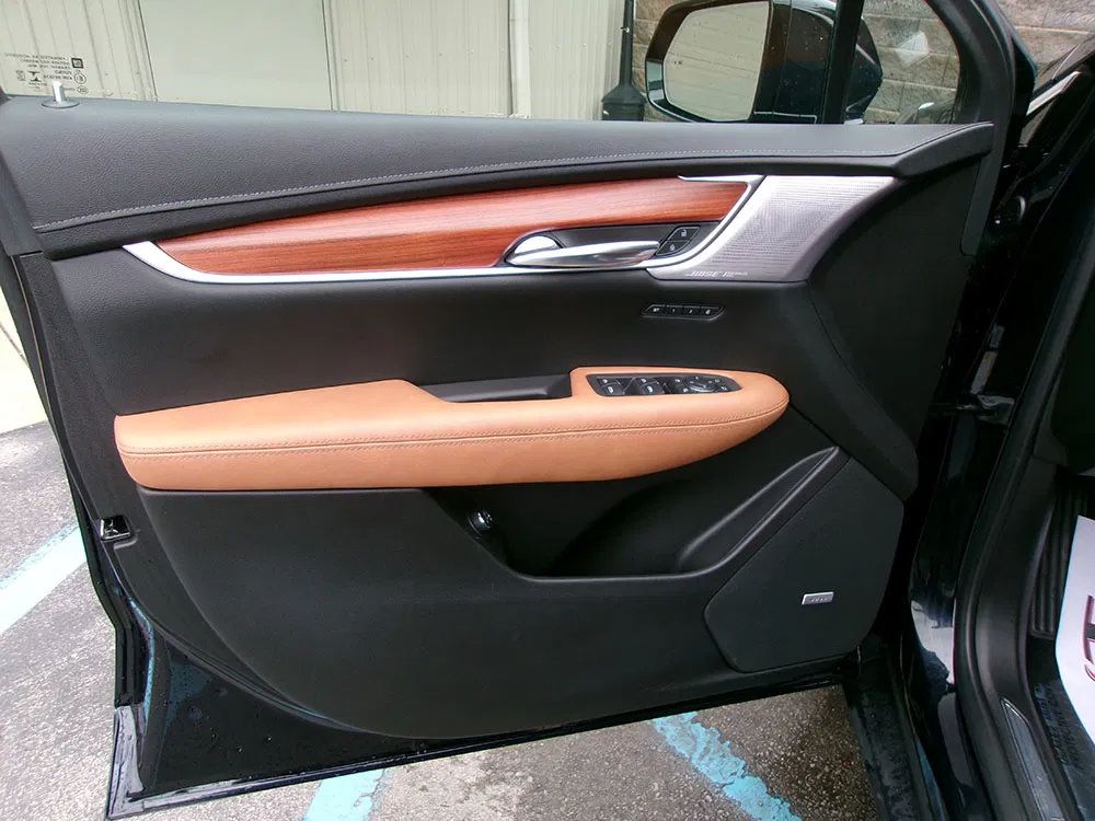 Used 2021 Cadillac XT5 Premium Luxury w/ LPO, Floor Liner Package AWD/4WD image 17