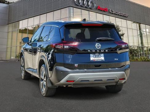Used 2021 Nissan Rogue SV w/ Premium Package FWD image 6