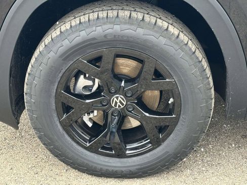 New 2026 Volkswagen Atlas Peak Edition AWD/4WD image 7
