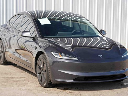 Used 2025 Tesla Model 3 Long Range image 58
