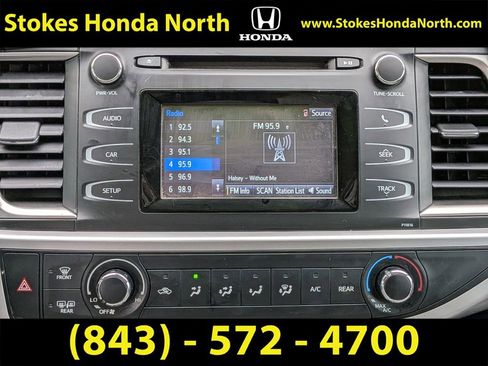 Used 2019 Toyota Highlander LE image 17