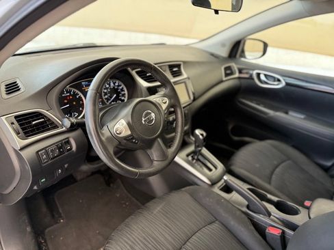 Used 2019 Nissan Sentra SV FWD image 11
