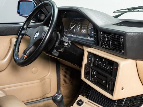 Used 1988 BMW M5 image 39