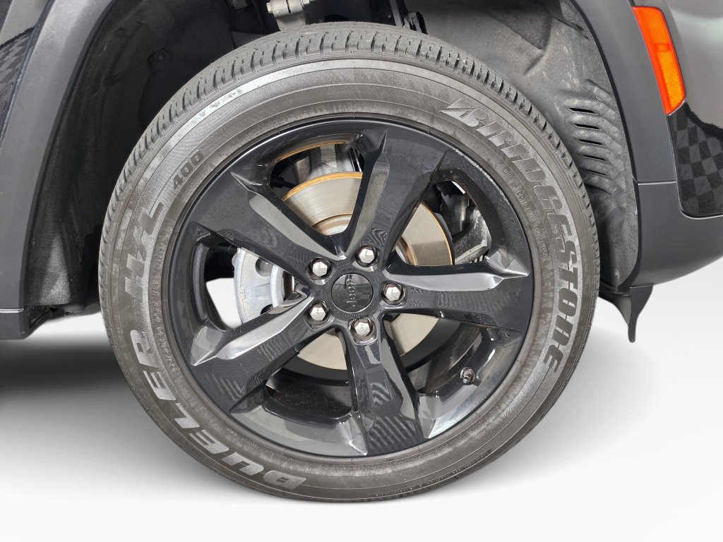 Used 2024 Jeep Grand Cherokee Altitude AWD/4WD image 44