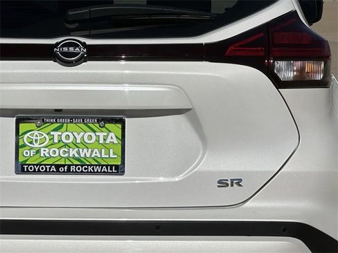 Used 2023 Nissan Kicks SR image 6